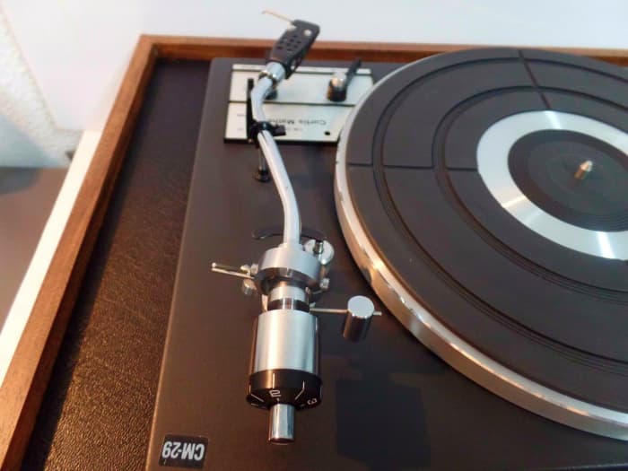 After countless years of research Curtis Mathes realized that even the tow arm has a big impact on sound quality. Only the best materials were used in the CM-29 tow-arm.