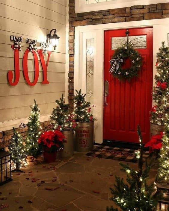 50+ Easy DIY Outdoor Christmas Decorations for Your Yard in 2023