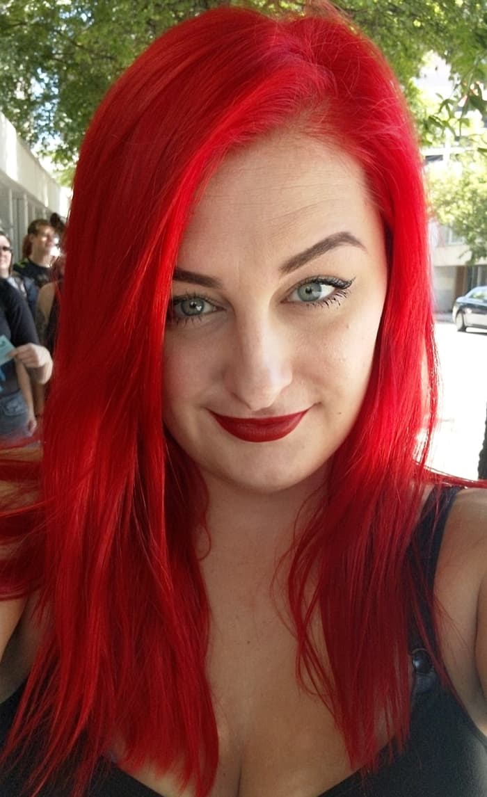 How to Dye Your Hair Ariel-Red: A Review of Arctic Fox Semi-Permanent