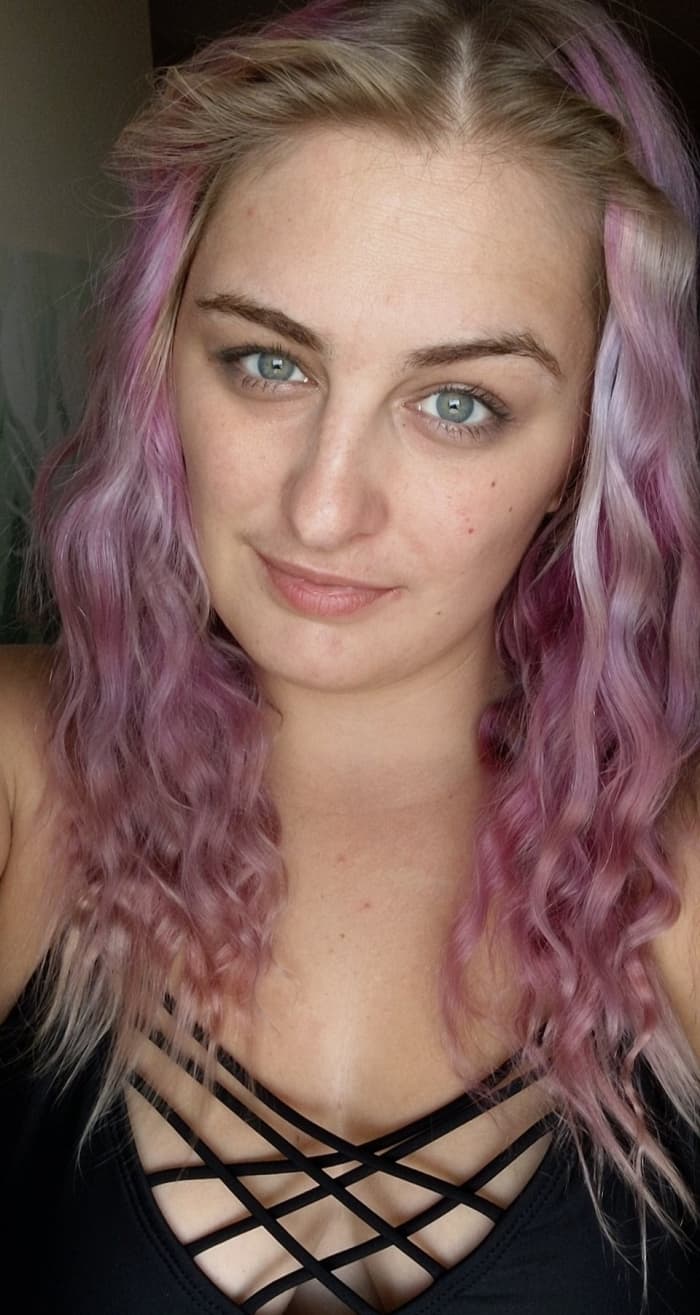 This is what my faded hair looked like a week or two before I lightened my roots and dyed it red.