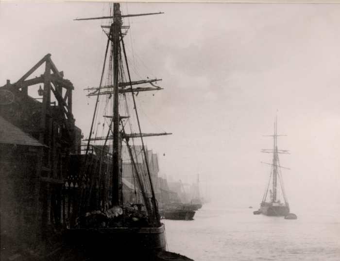 Gibbet vs gallows image