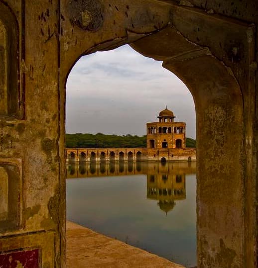 'Hiran Minar' or Deer Tower was built during the reign of Jahangir & Shah Jahan, 1606, to honor the memory of a pet hunting antelope of the king.
