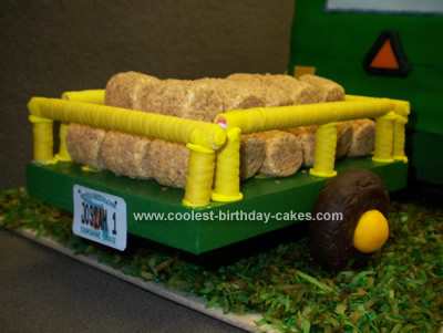 They Hay here was made using Rice Krispy Treats just rolled vs Square. Photo Credit: Coolest-Birthday-Cakes.com