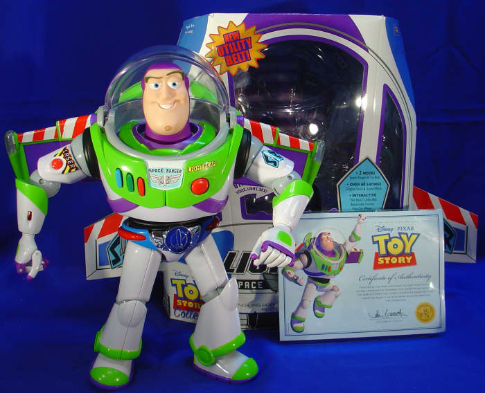 Toy Story Collection - Buzz Lightyear Film Replica with Utility Belt ...