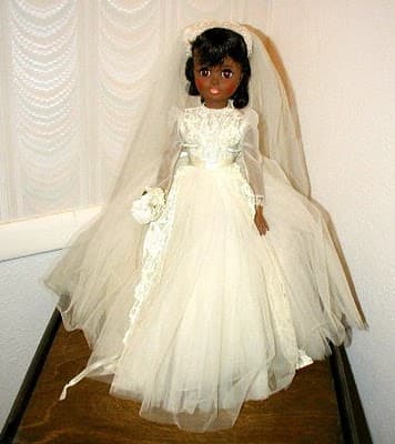 Another version of the "Leslie" Bride doll using the "Polly" sculpted head. The first version uses the "Elise" head.
