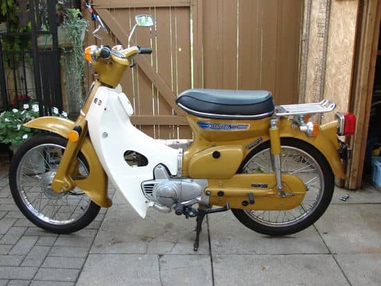 An Original Honda Cub ... over 60 million of this bike has been produced since its introduction in 1958. As you can see ... not much has changed and SYM has kept the retro look of this classic bike.