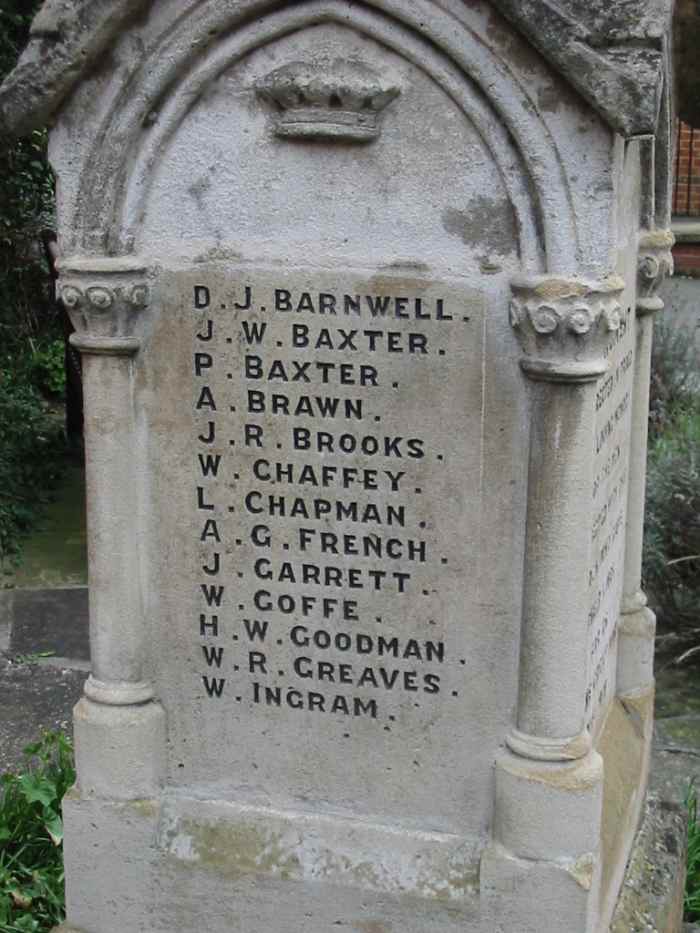 LEONARD CHAPMAN, 2nd Lieutenant, 5th Battalion, Royal Berkshire Regiment (Princess Charlotte of Wales's). Died of wounds Monday 2nd September 1918. Age 21. Son of Frederick John and Sarah Elizabeth Chapman, of 28, Caldecote St., Newport Pagnell