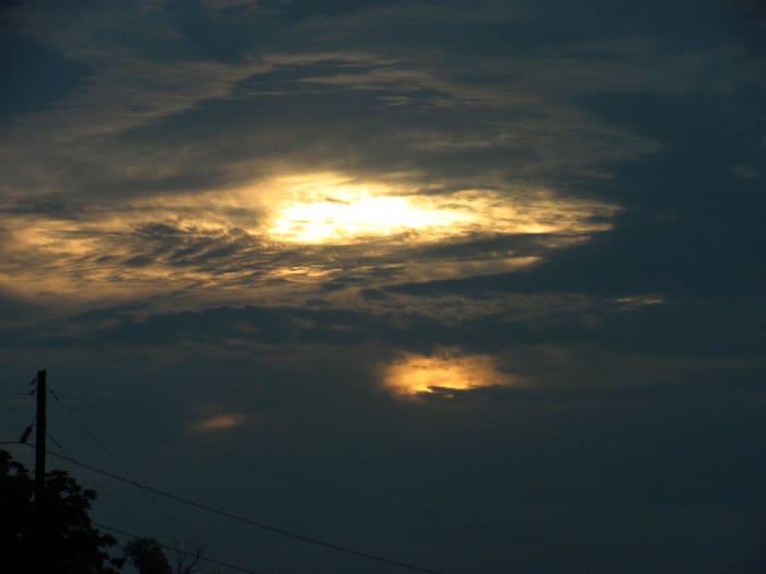 Capture this with no filter just noticed the two light sources and took a quick photo.