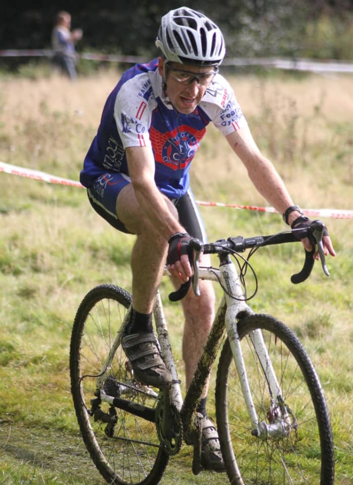 It's a question asked by many riders considering buying a new cx bike- Disc or cantilever brakes for cyclocross?