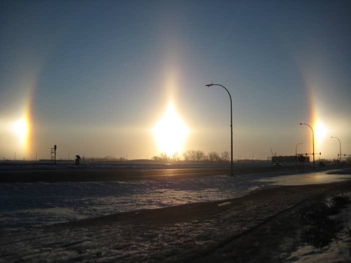 A brilliant example of two sundogs over North Dakota.