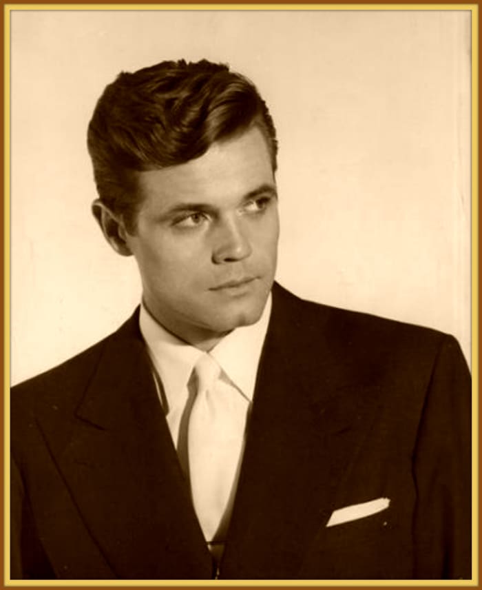 A very young and handsome Jack Lord, from his New York acting days. Jack began to study acting in New York and was very good and dedicated in his performances. He appeared in many good plays both on and off Broadway during this time.