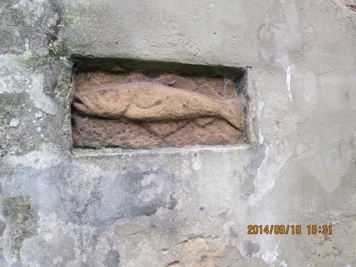There's a house down this side of Staithes that sports a number of decorative bricks, like this fish - well worth the walk down the steep bank from the upper settlement (where the 'off-comers' live)