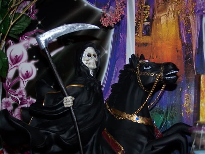 Note the rich details, such as the chain that makes up the reins, jeweled headpiece on her mount, and more.
