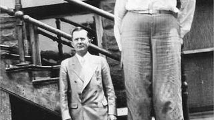 5 Real Giants, Biggest And Tallest Superhumans Ever & How Tall Was ...