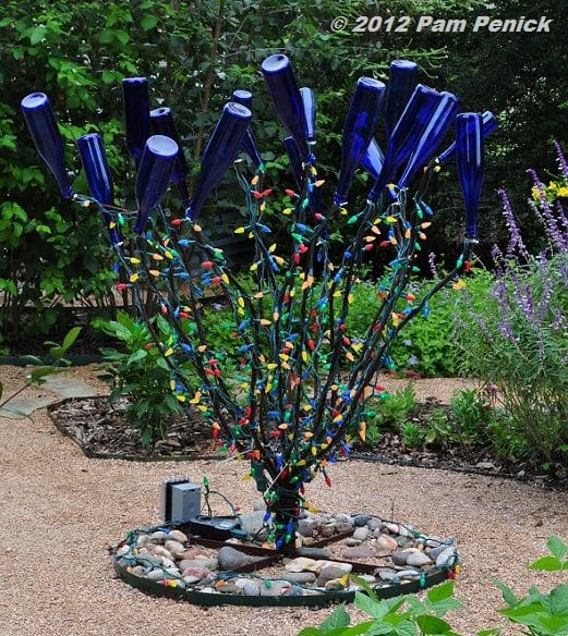 There are many ways people are adapting this African tradition in urban America.I saw one garden where each piece of cobalt blue glass, including saucers and plates are staked into the ground throughout the garden.