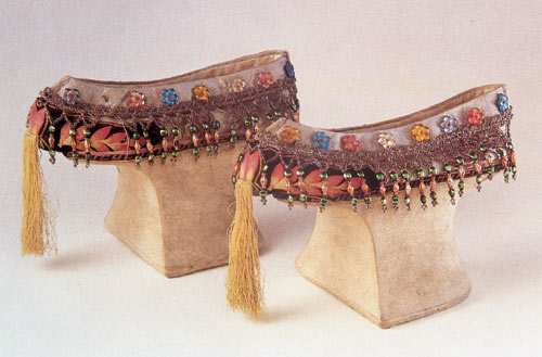 History of Chinese Shoes - HubPages