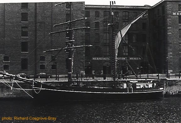 The Albert Dock Village, which houses the Liverpool Tate, shops, restaurants, offices, luxury apartments, bars and several museums, is popularly considered one of the city's success stories.