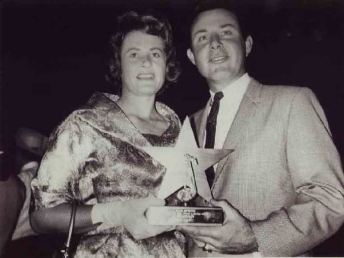 Biography of Jim Reeves - A Country Music Legend - HubPages