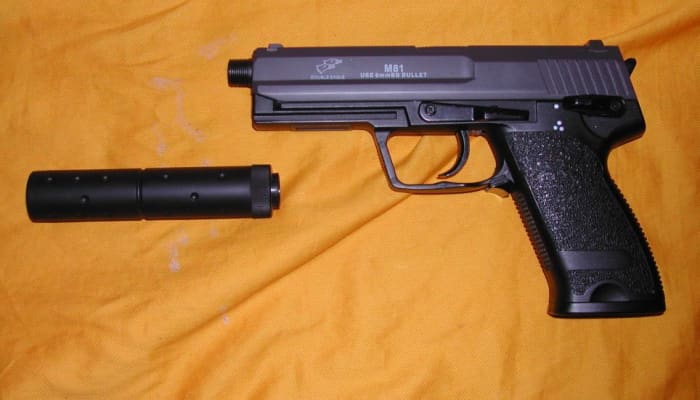 Double Eagle also has a history of producing LPEGs, but this is a decently made AEP clone. Sometimes this gun is mistaken for a CYMA.