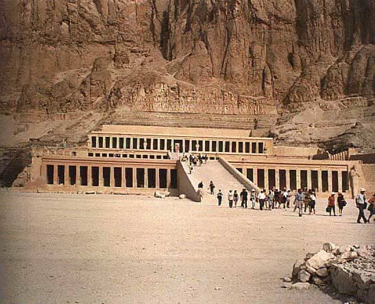 The Temple at Deir-el-Bahri served as a record of major even in Hatshepsut's reign. It has scenes depicting a trading expedition to Pun. The are also scenes of her coronation