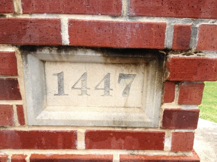 I still can't believe I didn't realize how terrible my mailbox looked. I drove right past it every day and never bothered to notice that it had become faded, dirty, moldy, and generally unsightly.