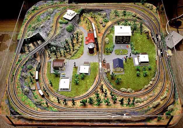 Model Train Resource: Z-Scale Track Plans To Inspire Your Own Layout ...