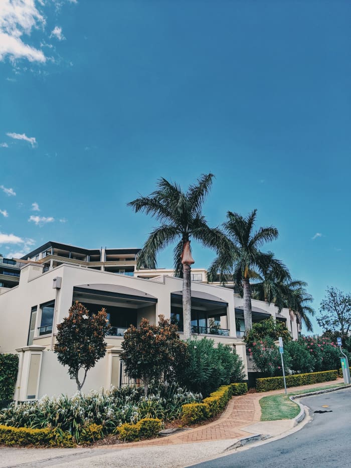 Just because you referred some buyer to your friend selling a house (a mere fraction of what actual brokerage entails), you are not entitled to get a commission.