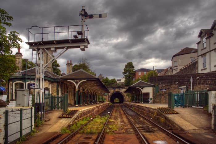 Knaresborough Station. The signal cabin above is to the left behind the camera in this view, taken from the end of the viaduct (Harrogate end) towards the tunnel (York direction)