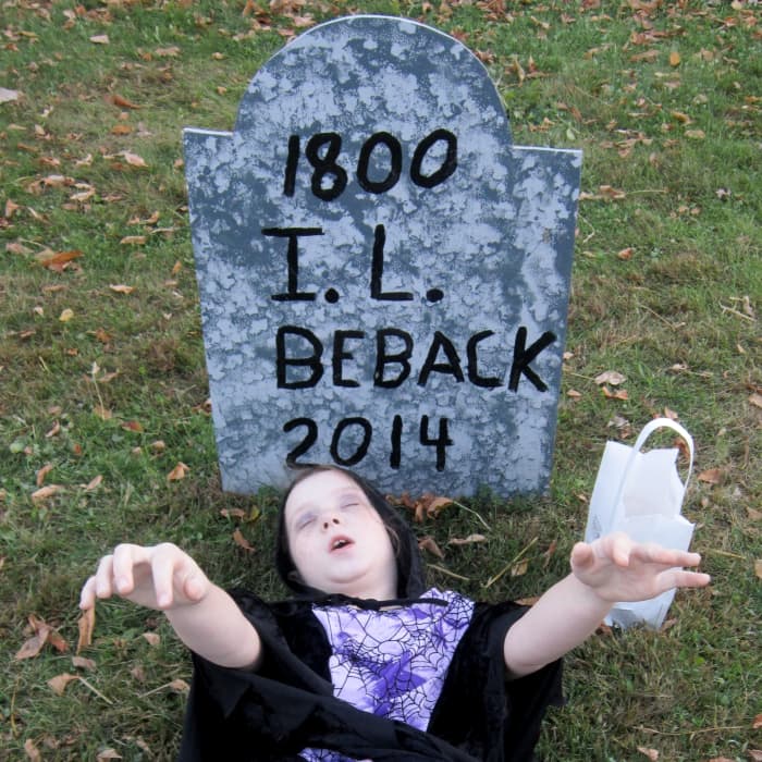 "I.L. Beback" - Crossroads Village has its own little makeshift cemetery for Halloween. Read the creative 'names' with your kids, seeing who can get the joke first!
