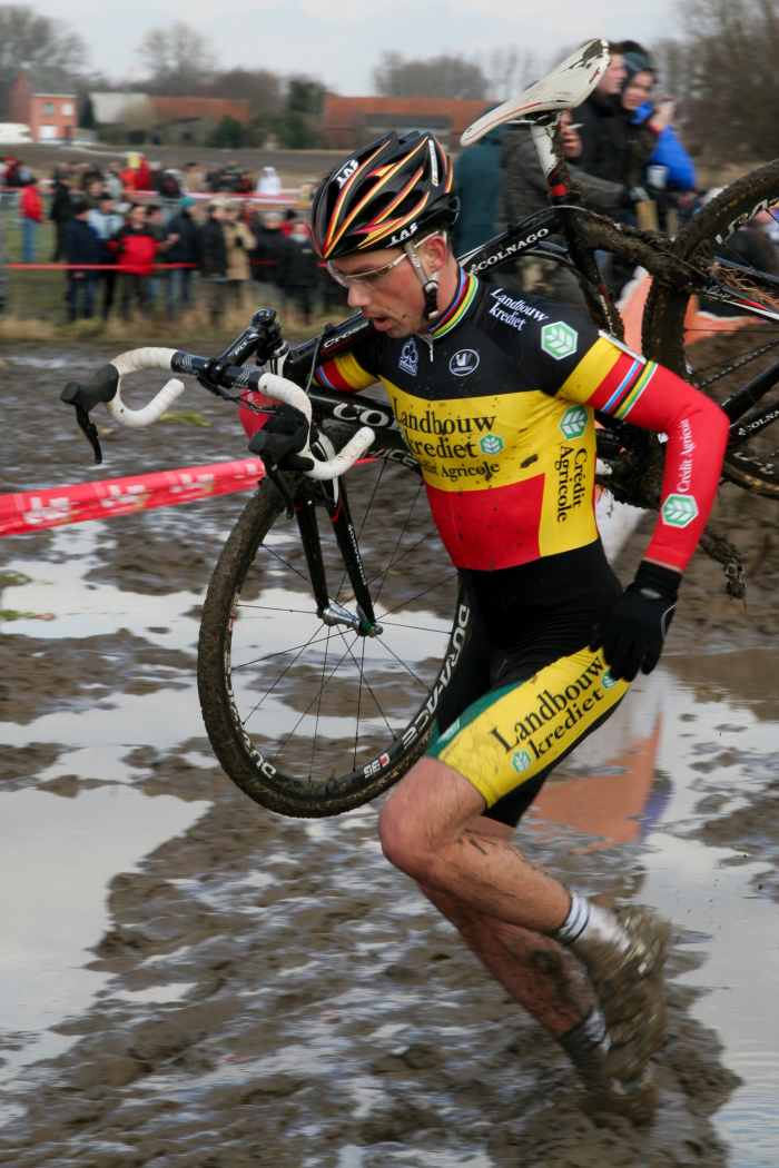 Sometimes you need to run with the bike like Sven Nys (pictured) and your cx shoes need to provide grip, as well as comfort for running.