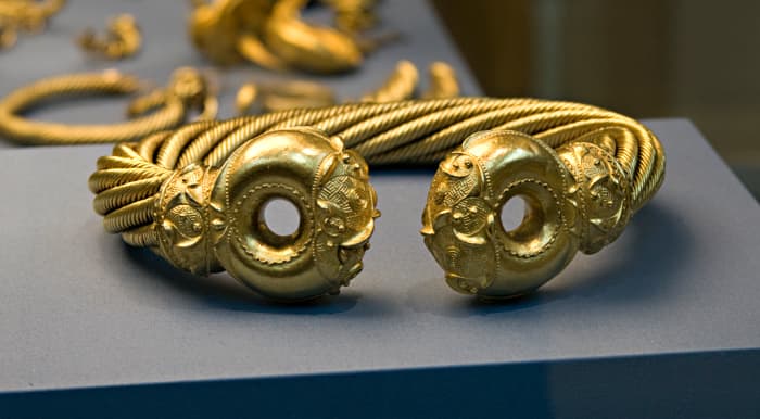 Gold Celtic torc found at Snettisham, Norfolk - likely Iceni work represents twisted rope and Knotwork (see below) - on exhibition at the British Museum, London WC1