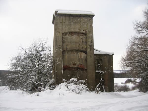 Ventilation shaft at Slapewath - a fairly uniform style of concrete structure around East Cleveland