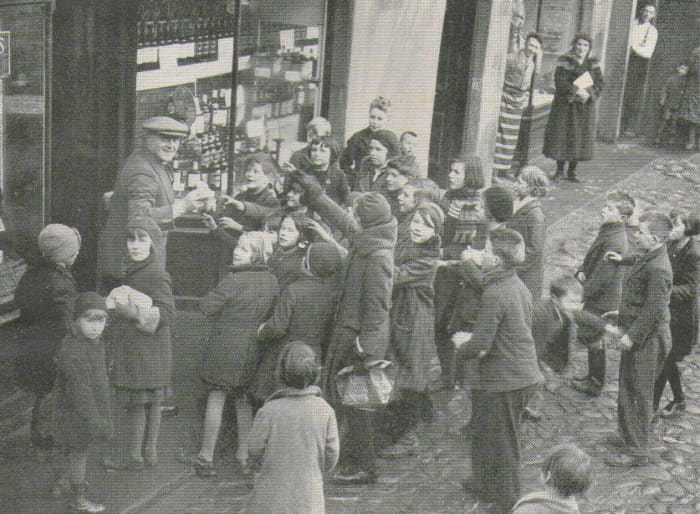 "Seekin' their cakes in Fife". Children claiming their hogmanay in the first half of the 20th Century.