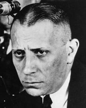 Post-War Von Stroheim: note the smaller well proportioned cranium, chiselled smaller nose, the smaller ears and the healthy hair. Can plastic surgery change the size of the cranium?