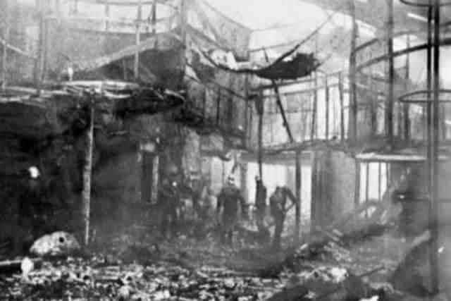 Club Cinq-Sept fire