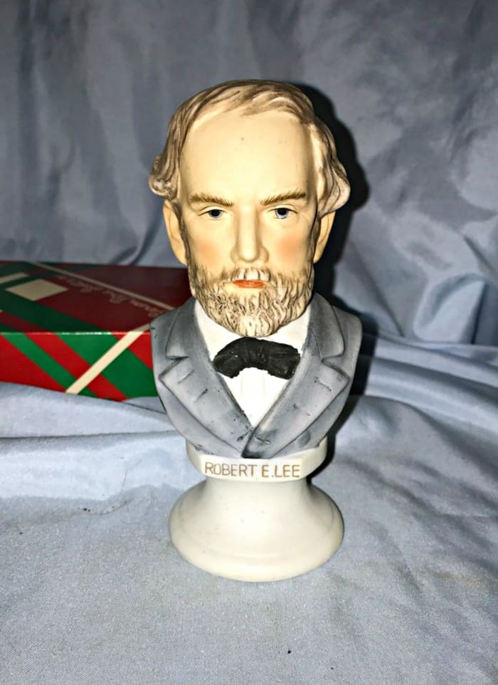 Head Bust of General Robert E Lee Statue made by Lefton Ceramic of Japan ... Robert E. Lee Bust Figurine KW 1131 with the original ink stamp. It measures 5 3/4" tall. 2 1/4" base diameter.Hand-made and hand decorated