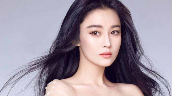 Zhang Xin Yu is a popular Chinese actress and model, but if you live in the United States, you may have seen her face but probably never knew her name. She was born and raised in Kunshan, Jiangsu, and graduated from Wuxi Institute of Commerce.