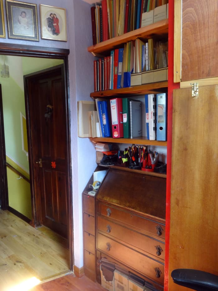 With all the modifications and repairs done to the alcove, the writing desk bureau I previously restored, and the narrow 4-drawer unit I made to fit the gap, could finally be fitted in place; and the new alcove shelves filled