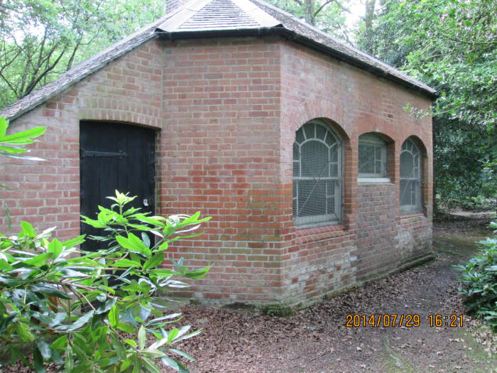 'Ours is an ice house, ours is!' Set back from the road through the woods is this, just past the King's Oak and a smallholding. Looks like Victorian. Ice houses were usually built on the estates of well-to-do families before fridges came about