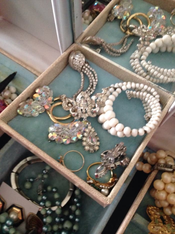 Vintage jewelry is a great selling item on Ebay. Get clear, well lit photos of your items and know which keywords get buyers drooling.