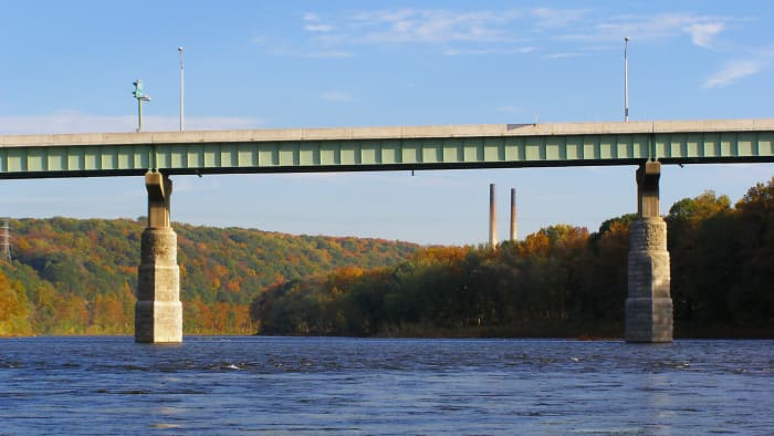 Portland-Columbia Pedestrian Bridge over Delaware River, Portland PA - Columbia NJ (looking northeast by kayak)