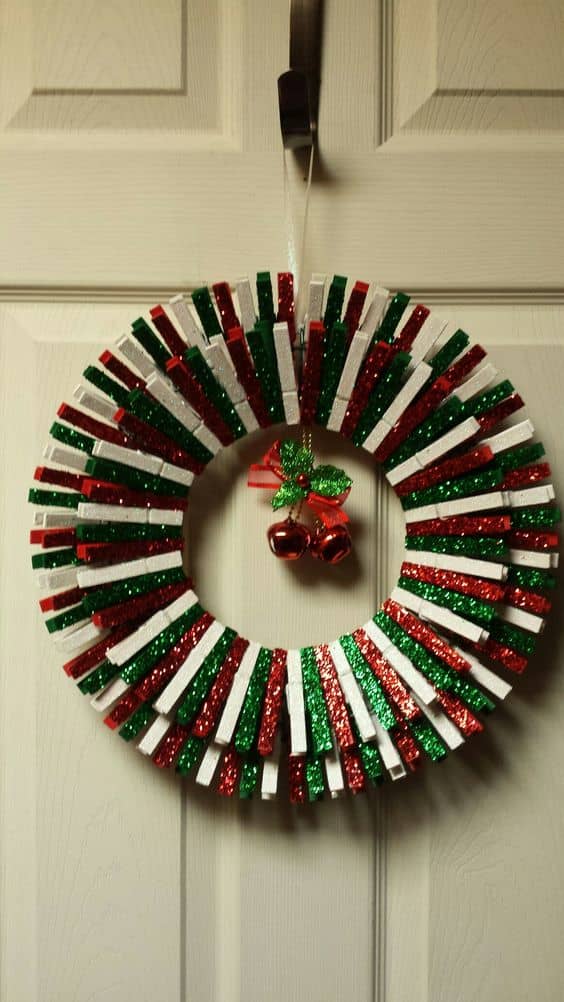 50+ Easy DIY Christmas Clothespin Wreath Ideas to Deck Your Doors This ...