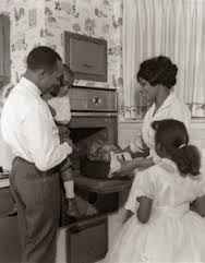 Beginning in the 1960s, the trend towards large families was reversing. There was the invention of the birth control pill & other types of advanced contraceptives. Advanced birth control technologies resulted in the increase of small families.