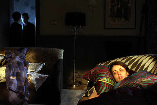 After being saved by Riley. Lynsey sleeps round the Costello house where she hears Silas voice and recognises it from her attacker