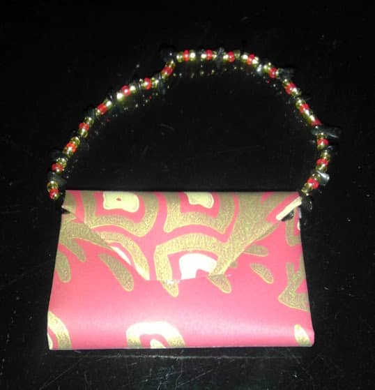 The most effective Barbie accessories look as if a human would use them. Isn't this bag fabu? Doesn't it look full-sized?