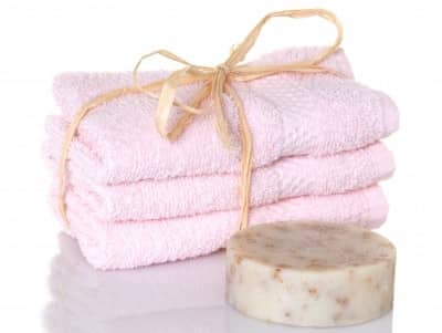 Oatmeal soaps are suitable for almost all skin types and are easy to make as gifts if you follow the instructions below.