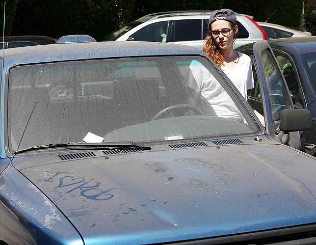 A year later, July 2013. This 'prank' was actually put on by the paparazzi, themselves - although many articles tried to sell it as a fan prank.