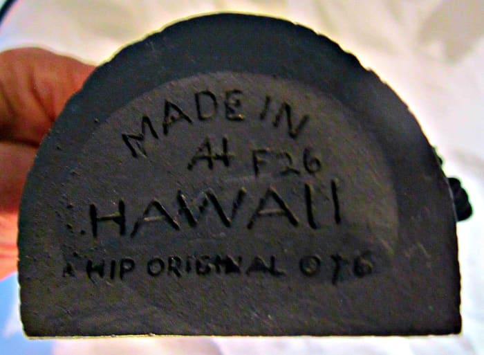Coco Joe, the attention to Details is Flawless, right down to the markings on the bottom of the lava statue.
