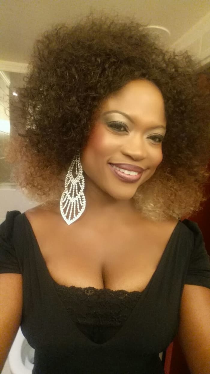Queen Blessing affirms that young women who suffer from self-image disorders, do not have to be victims and put themselves at risk through practices like skin bleaching.
