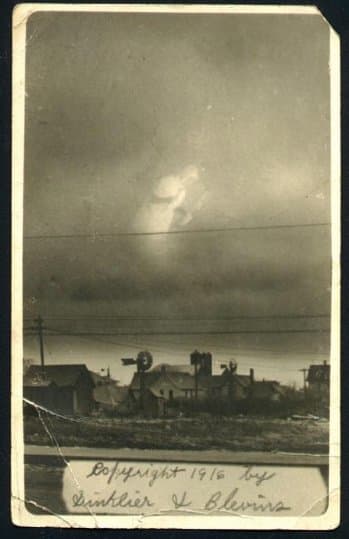 www.angelghosts.com This picture reflects an angel again and there isn't anyway that it could have been re-created. The date is 1916. I believe don't you?
